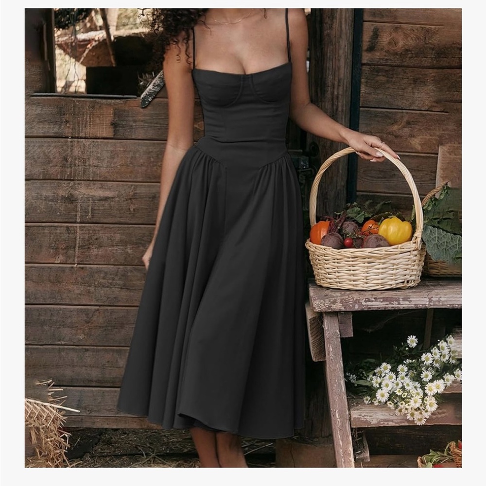 Elegant Black Corset style Midi Dress
XS - Picture 2 of 12